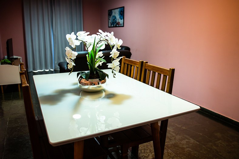 Apartamento Coral - Av. JK- Excelente localização